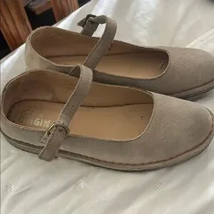 Clarks Tan Leather Flats Versatile Comfort